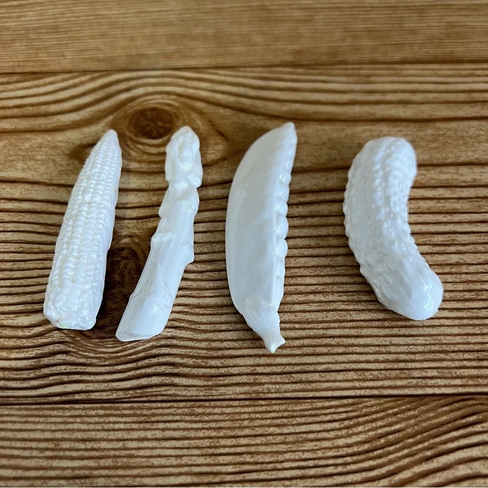 la galine Set of 4 White Vegetable Forms Resin Knife Rests